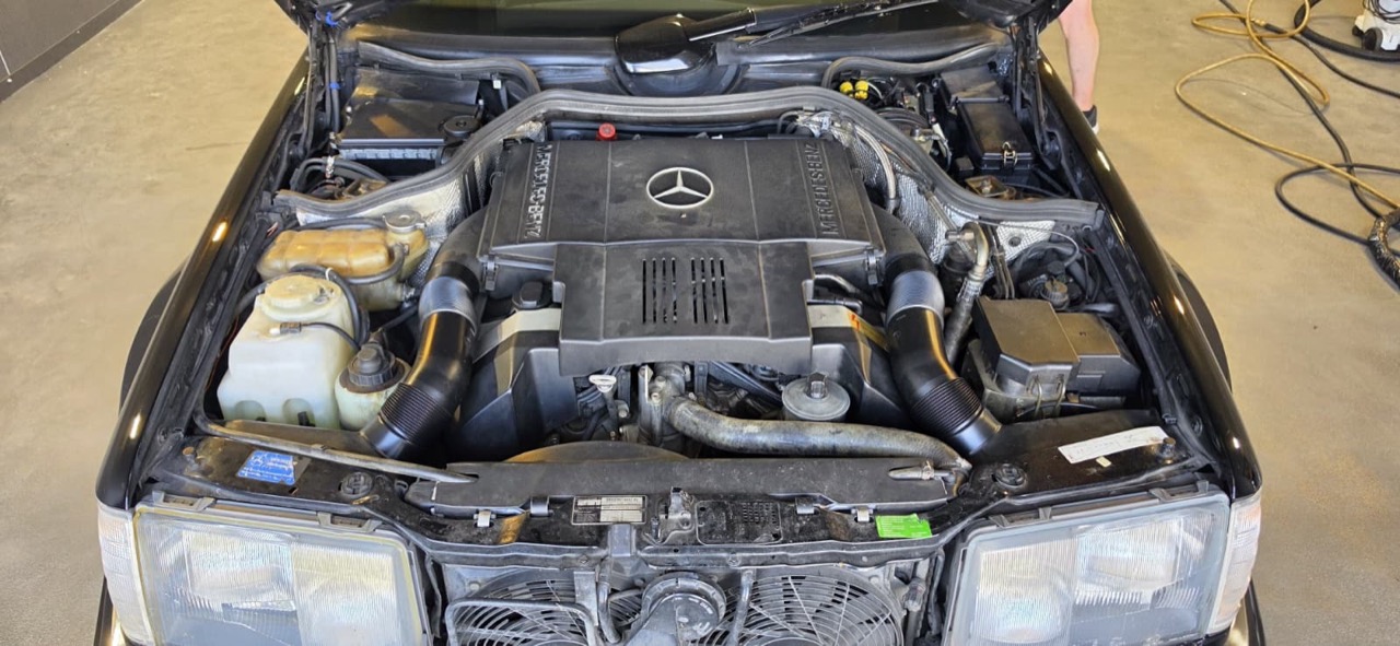 Motorraumreinigung — Vorher/Nachher im Vergleich – Vorher